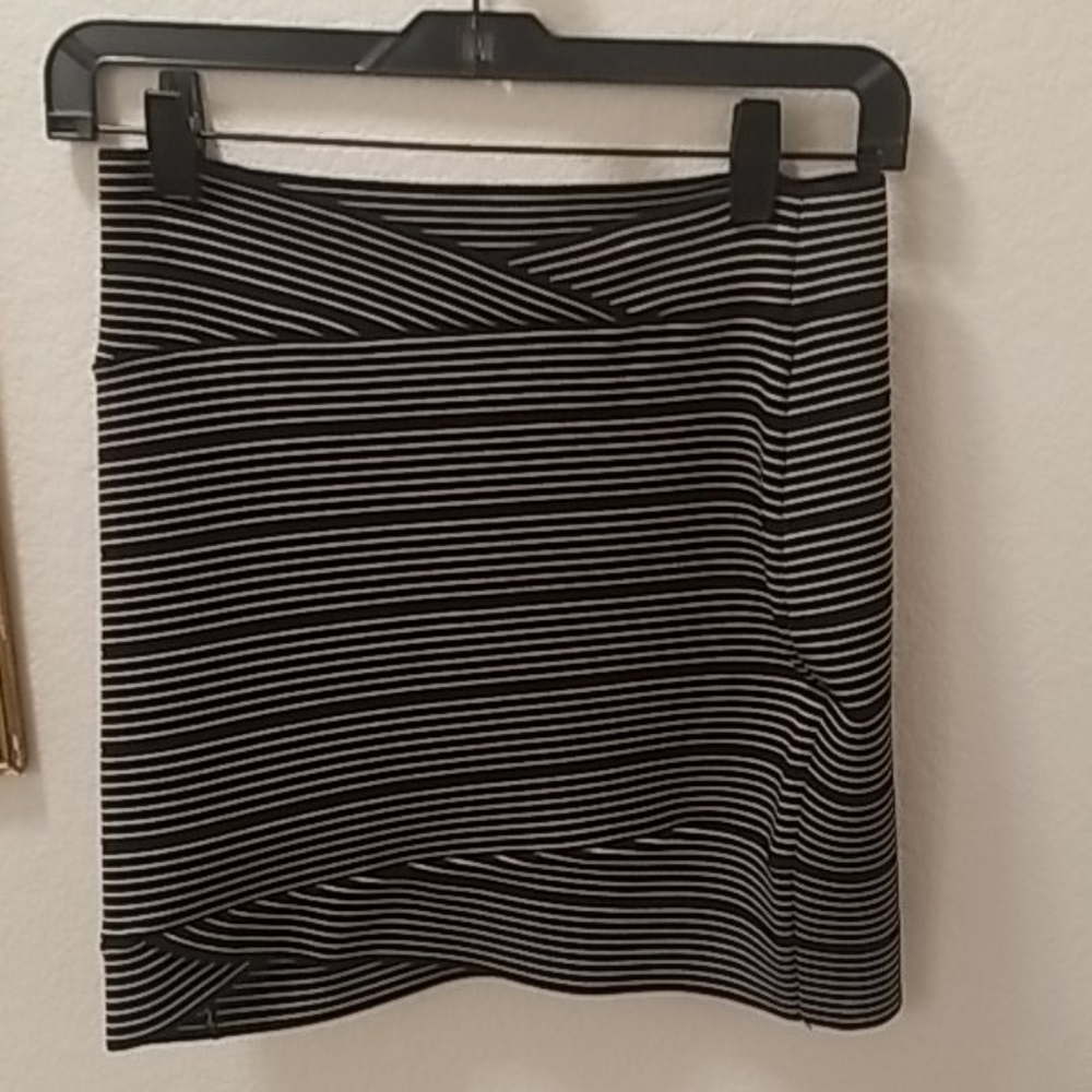BCBG Black and White Skirt